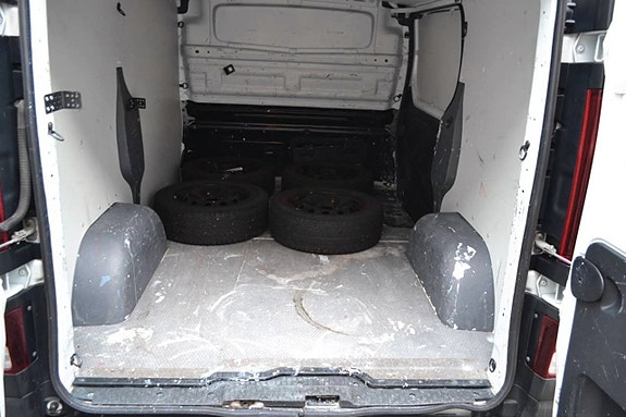 Renault Trafic 8 of 11