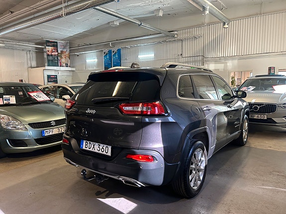 Jeep Cherokee 8 of 26