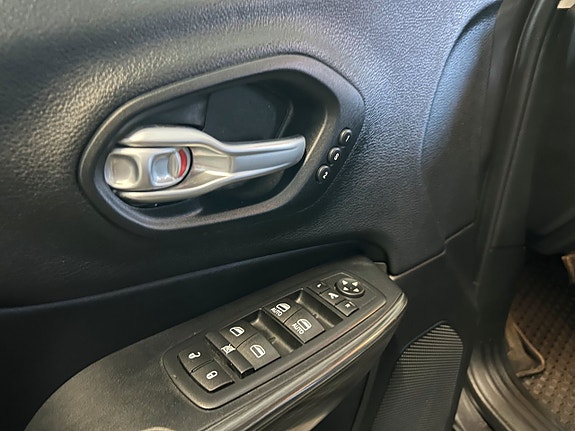 Jeep Cherokee 24 of 26