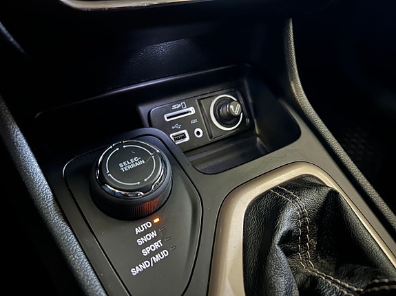 Jeep Cherokee 23 of 26