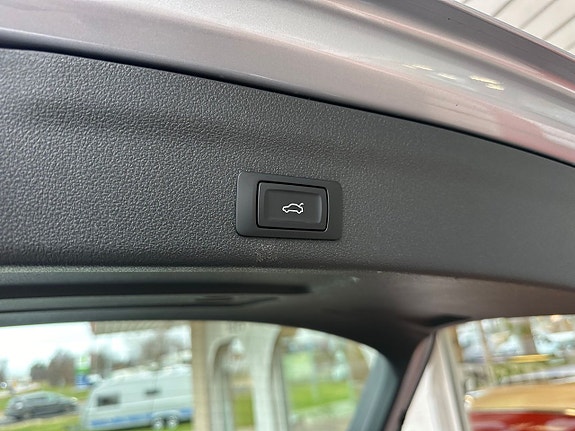 Audi A6 9 of 16