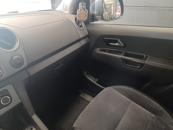 Volkswagen Amarok 15 of 15