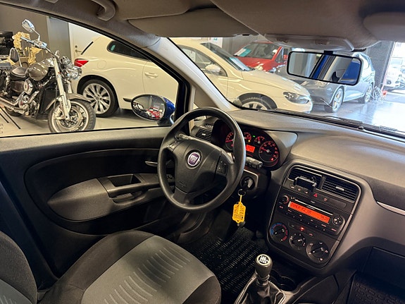 Fiat Grande Punto 19 of 21