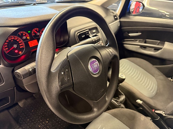 Fiat Grande Punto 14 of 21