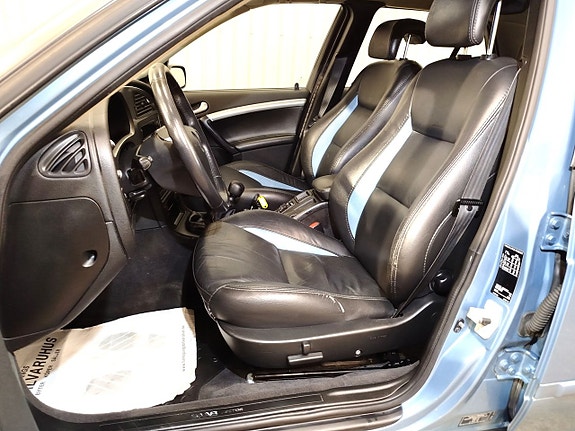 Saab 9-5 13 of 27
