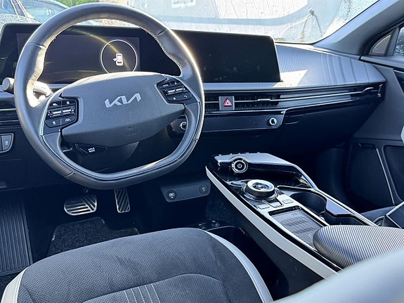 Kia EV6 3 of 4