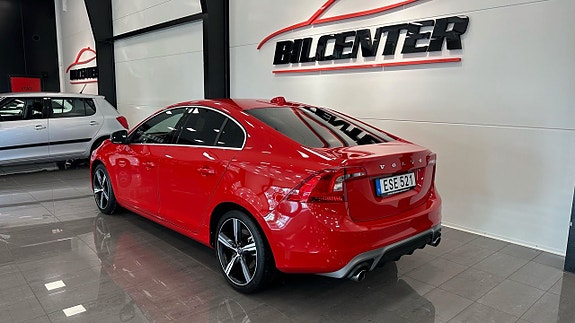 Volvo S60 4 of 5