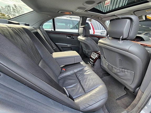Mercedes-Benz S500 12 of 17