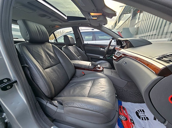 Mercedes-Benz S500 9 of 17