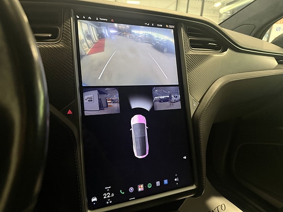 Tesla Model X 14 of 15
