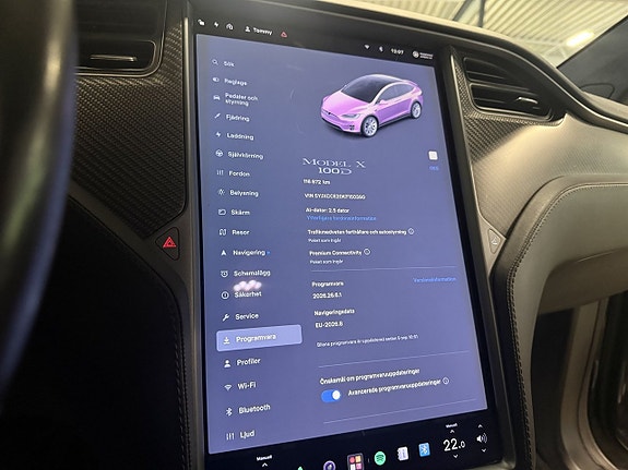Tesla Model X 13 of 15