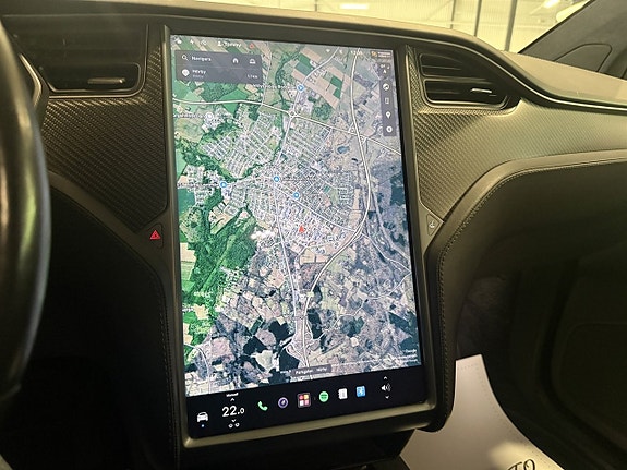 Tesla Model X 11 of 15