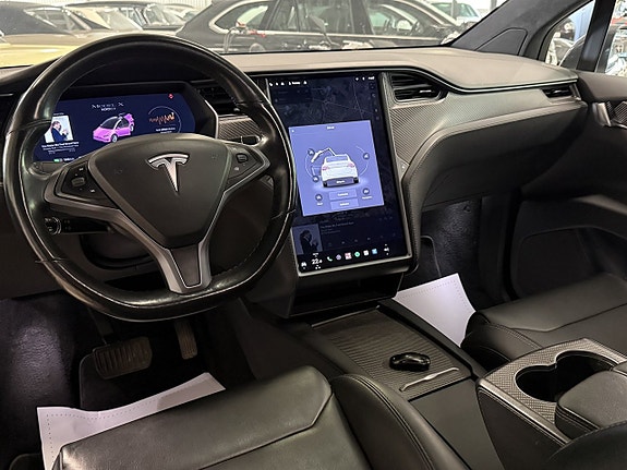 Tesla Model X 7 of 15