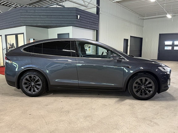 Tesla Model X 3 of 15