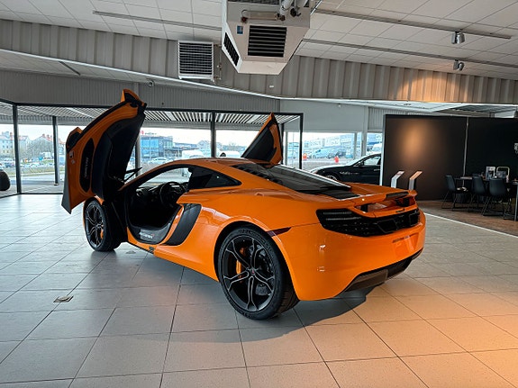 McLaren MP4-12C 2 of 5