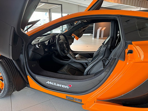 McLaren MP4-12C 6 of 6