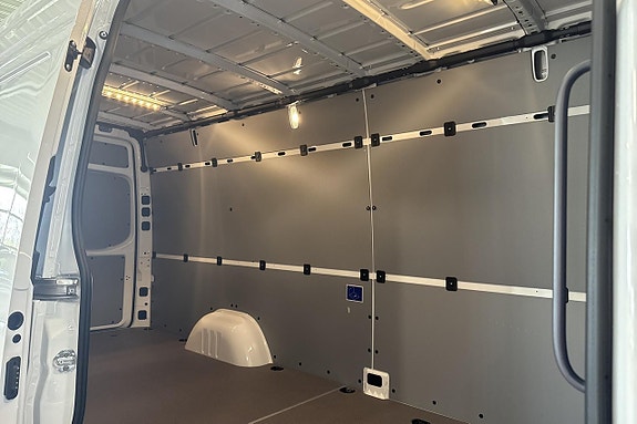 Mercedes-Benz eSprinter 420 9 of 13