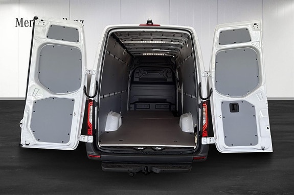 Mercedes-Benz eSprinter 420 13 of 13