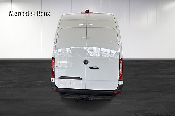Mercedes-Benz eSprinter 420 12 of 13