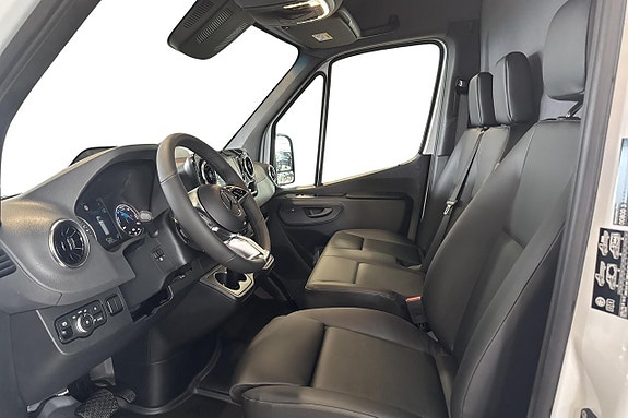 Mercedes-Benz eSprinter 420 10 of 13