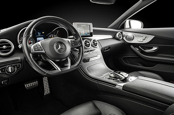 Mercedes-Benz C200 19 of 22