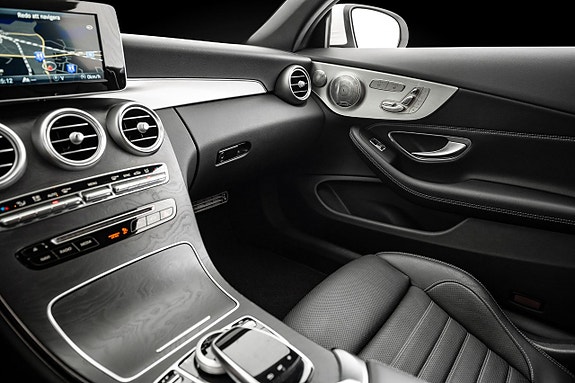 Mercedes-Benz C200 17 of 22