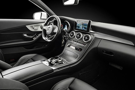 Mercedes-Benz C200 10 of 22
