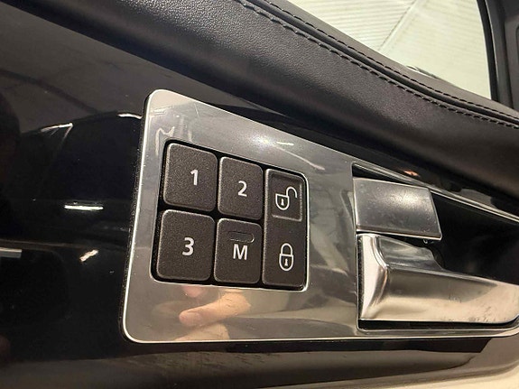 Land Rover Range Rover Sport 21 of 24
