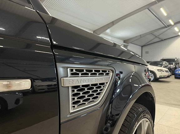 Land Rover Range Rover Sport 17 of 24