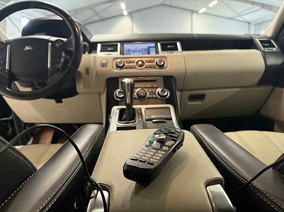 Land Rover Range Rover Sport 18 of 24