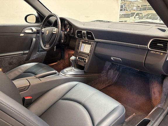 Porsche 911 Carrera 4S 12 of 21