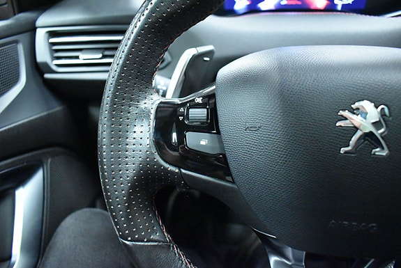 Peugeot 308 16 of 25