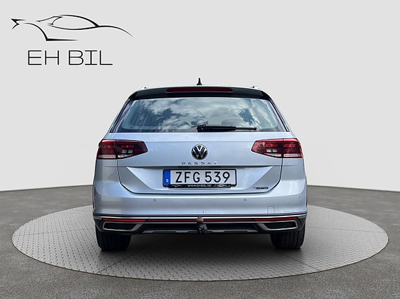 Volkswagen Passat Alltrack 6 of 16