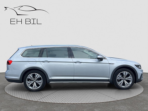 Volkswagen Passat Alltrack 8 of 16