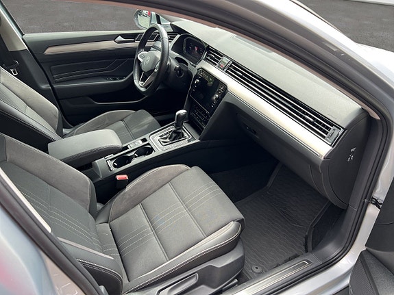 Volkswagen Passat Alltrack 11 of 16