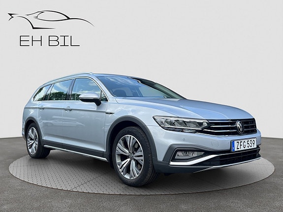 Volkswagen Passat Alltrack 3 of 5
