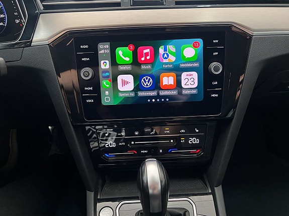 Volkswagen Passat Alltrack 13 of 16