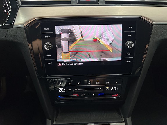 Volkswagen Passat Alltrack 16 of 16