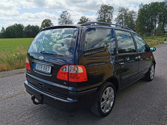 Ford Galaxy 3 of 5