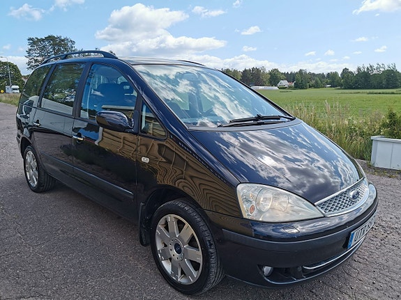 Ford Galaxy 4 of 5