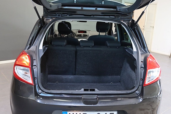Renault Clio 12 of 21