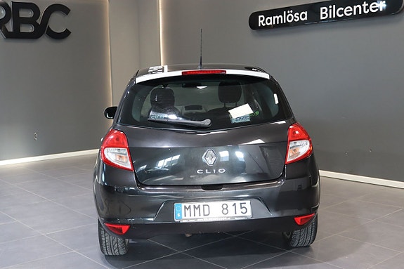 Renault Clio 9 of 21