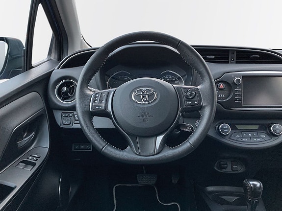 Toyota Yaris 9 of 10