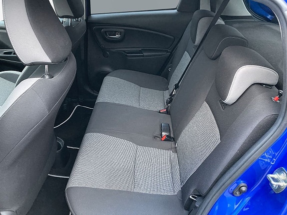 Toyota Yaris 7 of 10