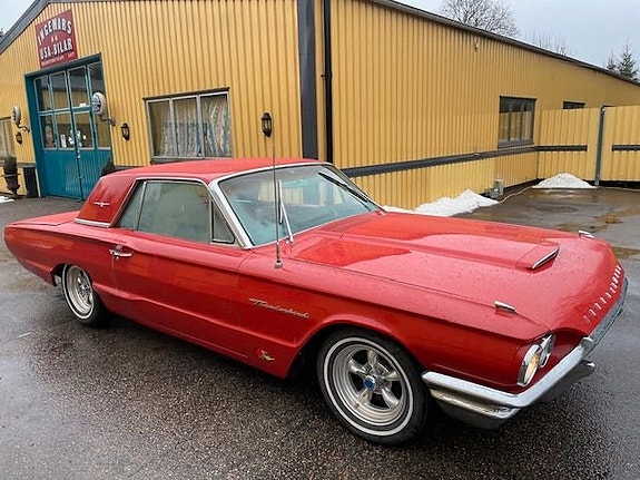 Ford Thunderbird 2 of 5
