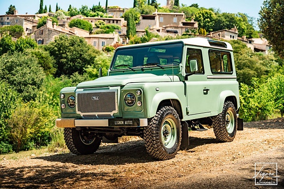 Land Rover Defender 90