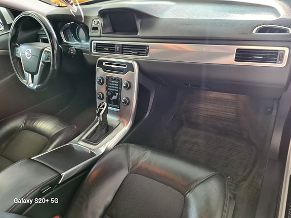 Volvo V70 10 of 12