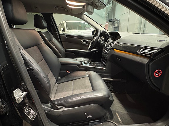 Mercedes-Benz E300 10 of 12