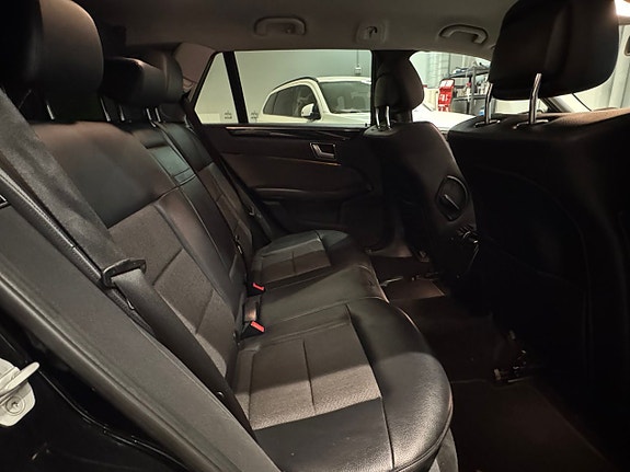 Mercedes-Benz E300 11 of 12
