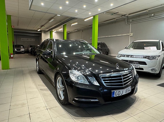 Mercedes-Benz E300 4 of 12